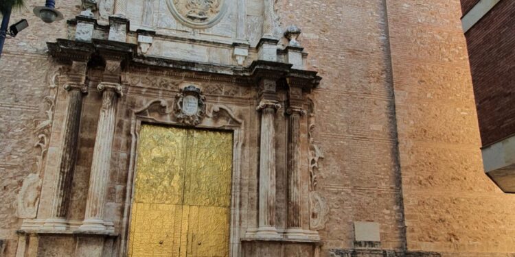 Iglesia barroca de San Juan y Evangelista, conocida popularmente como la catedral de l’Horta Nord