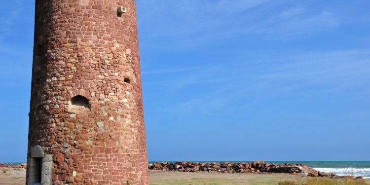 Torre de Guaita en el Puig de Santa Maria