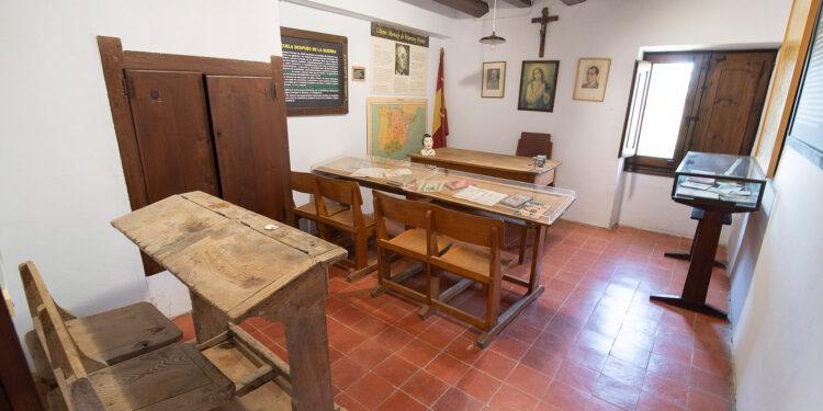 La antigua escuela de Linás de Marcuello