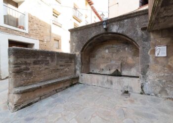 Fuente de tres caños